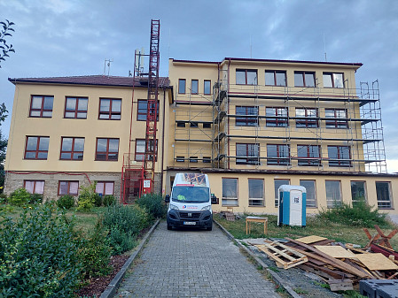 Izolace stropu zděné nástavby budovy školy ve Zbraslavi